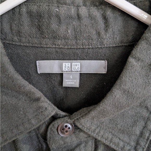 Uniqlo - Men’s Camo Pattern Button Down Shirt - Picture 3 of 3